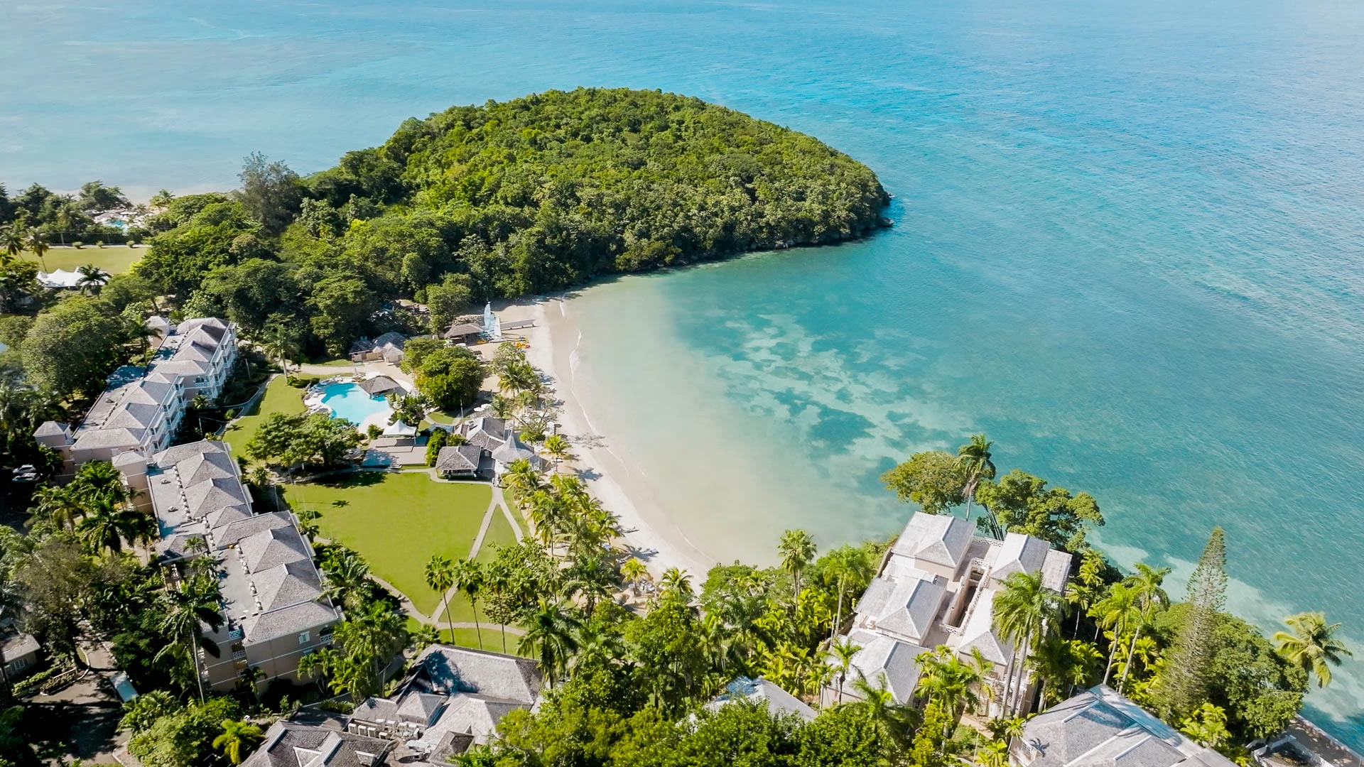 Couples Sans Souci clifftop and beachfront view